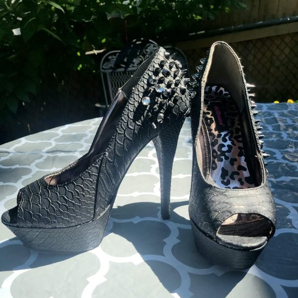 Dollhouse Shoes - Dollhouse Spikey Platform Heels - Super Cool - Barely Used - Size 8